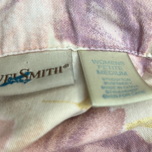 Travelsmith women’s petite MED flowered denim jacket - Picture 10 of 10